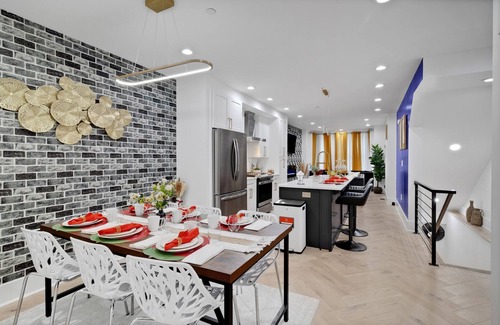 Trinidad Condo | 3-bedroom condo in charming Washington with AC, WiFi. Relax and enjoy