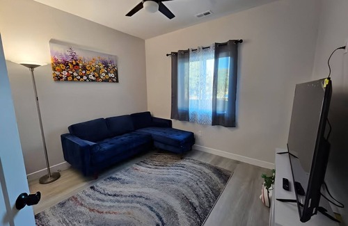 Spirit Lake Condo | 3-bedroom Condo in Spirit Lake with AC, WiFi, two large TVs, close to the lake