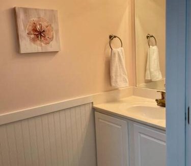 Long Beach Apartment | 3 Bedroom Condo, Ocean Views & Short Walk to Beach!