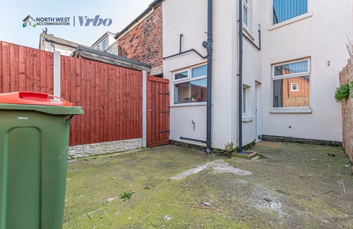 Preston House | 3 Bedroom Contractor Accommodation in Preston | Ideal for Long or Short Stays