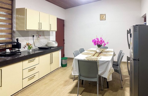 Panadura Apartment | 3-Bedroom Convenient Apartment with WiFi, AC, The Hub Residences