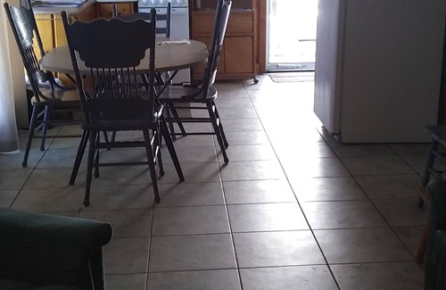 Mears House | 3 bedroom cottage directly on beautiful Silver Lake