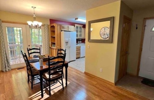 Northeast Michigan Cottage | 3- Bedroom cottage near Pleasant Lake in Cadillac