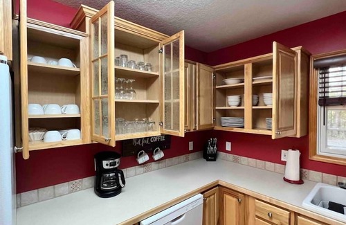 Northeast Michigan Cottage | 3- Bedroom cottage near Pleasant Lake in Cadillac