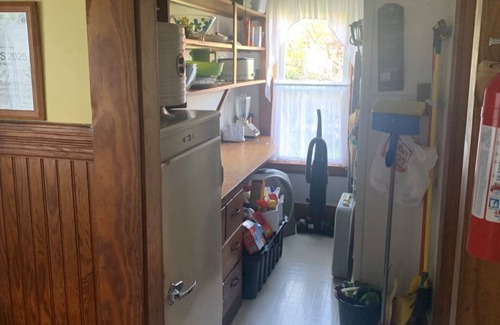 Rye Cottage | 3-Bedroom Cottage-Rye, NH, Ocean View, Big Yard & Parking for Multiple Vehicles.