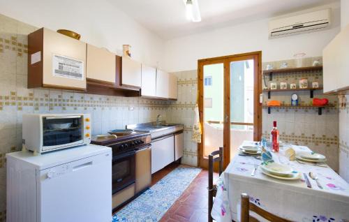 Scalea Apartment | 3 Bedroom Cozy Apartment In Scalea