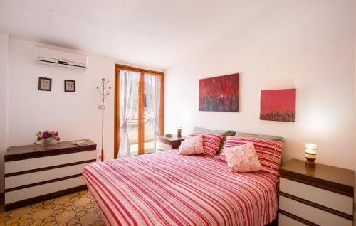 Scalea Apartment | 3 Bedroom Cozy Apartment In Scalea