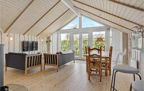 Hvidbjerg Strand House | 3 Bedroom Cozy Home In Børkop