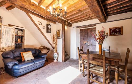 Pescia House | 3 Bedroom Cozy Home In Sorana