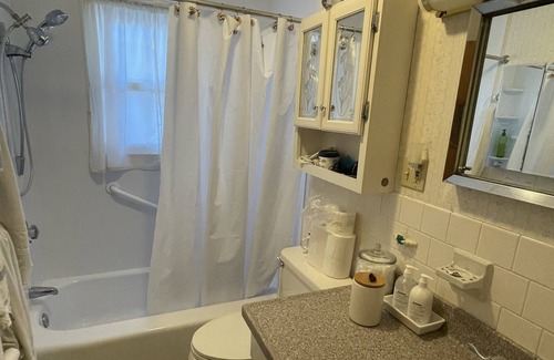 Worcester House | 3 Bedroom cozy home near Holly Cross