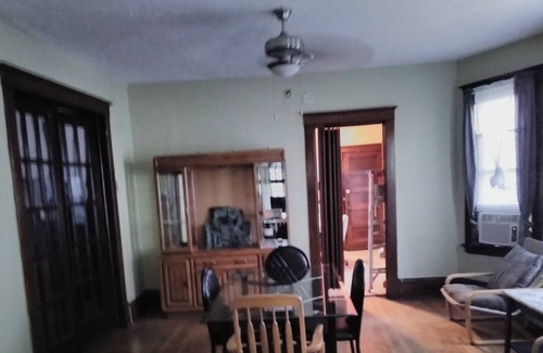Minneapolis Apartment | 3 bedroom duplex lower unit Great location