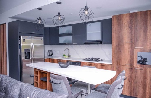 La Florida Apartment | 3 Bedroom Duplex PH Middle of Lleras Private Roof with Hot tub
