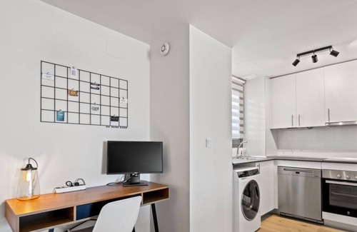 Las Lagunas Apartment | 3 bedroom Flat in Mijas suite with pool and parking