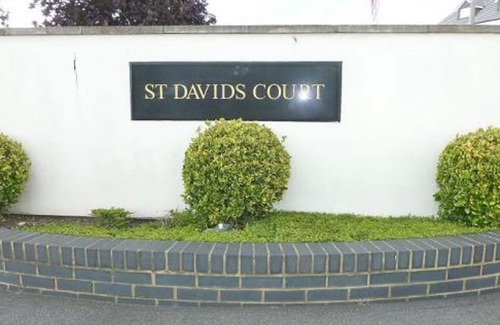 Feltham Apartment | 3 bedroom exclusive apartment