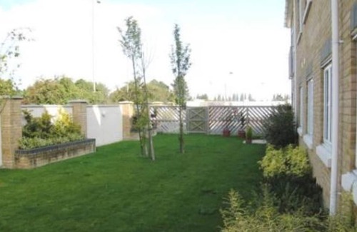 Feltham Apartment | 3 bedroom exclusive apartment