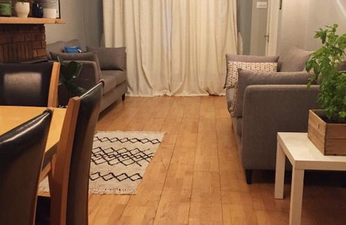 Haroldʼs Cross House | 3 Bedroom Family Home in Residential Area Near Centre