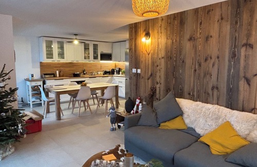 Briancon Apartment | 3 bedroom flat in Briançon-Serre Chevalier, 150m from lift, shops & restaurants