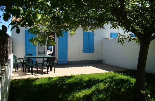Noirmoutier-en-l'Ile Villa | 3-bedroom villa sleeps 9
