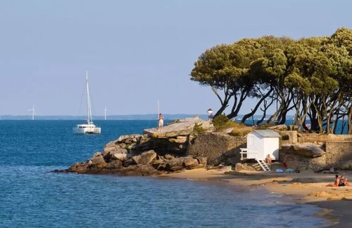 Noirmoutier-en-l'Ile Villa | 3-bedroom villa sleeps 9