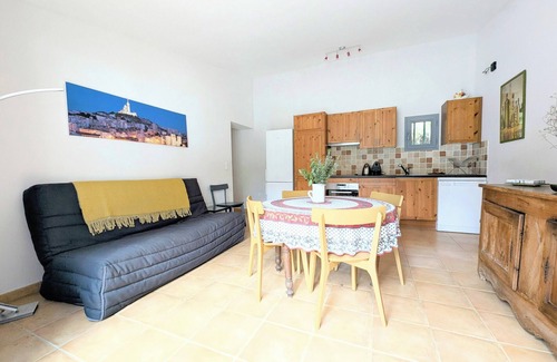 Roquefort-la-Bedoule House | 3-bedroom house, absolute calm, swimming pool, tennis court, parking, calanques