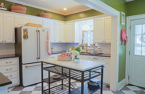 Central Oklahoma City House | 3-bedroom Gardener's Cottage in peaceful Oklahoma City with gorgeous back patio
