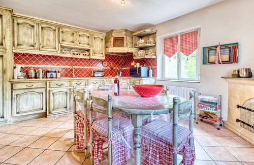 Le Lardin-Saint-Lazare House | 3 bedroom gorgeous home in Le Lardin