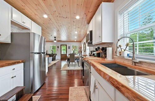 Edgecomb House | 3 Bedroom Happy Cottage 15