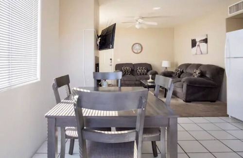 Palo Verde Apartment | 3 Bedroom Home! 1 Mile from U of A!
