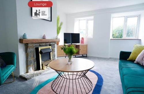 Yardley Hastings House | 3 Bedroom Home By Littlepiggyrentals Short Lets & Serviced Accommodation Northampton With Parking & Wi-Fi