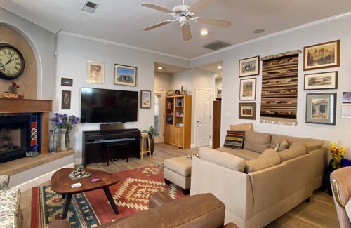 Mesilla Park House | 3-bedroom home close to New Mexico State University and the Convention center.
