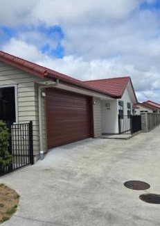 Palmerston North House | 3 Bedroom home in Palmerston North with BBQ and Sky Tv