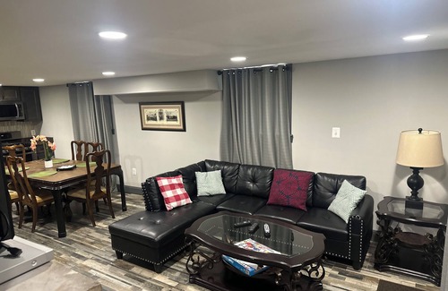Bethesda House | 3-bedroom home in awesome quiet neighborhood of Bethesda with WiFi, AC
