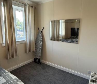 Kirkcaldy House | 3 bedroom home Kirkcaldy