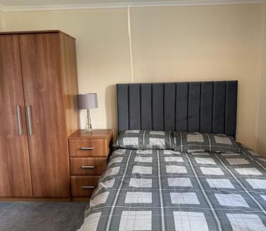 Kirkcaldy House | 3 bedroom home Kirkcaldy