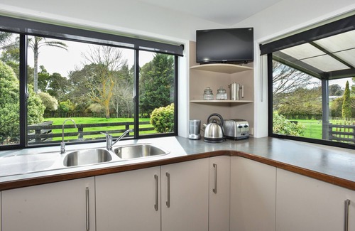 Gisborne House | ⭐3 bedroom home ⭐ Lifestyle property close to CBD ⭐