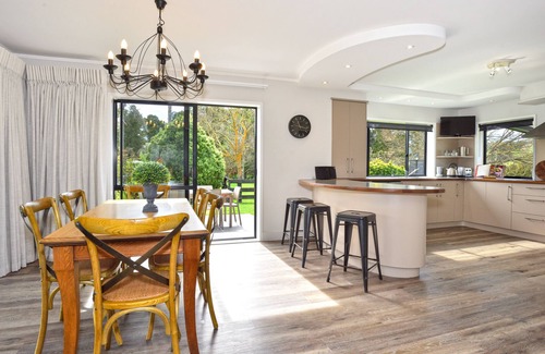 Gisborne House | ⭐3 bedroom home ⭐ Lifestyle property close to CBD ⭐