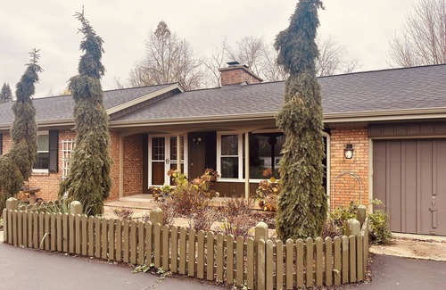 Lake Geneva House | 3-bedroom home on a 1.5 acre wooded property-4 miles from downtown Lake Geneva.