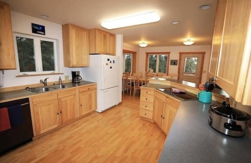 Healy House | 3 Bedroom Home with Amazing Views 11 mi from Denal