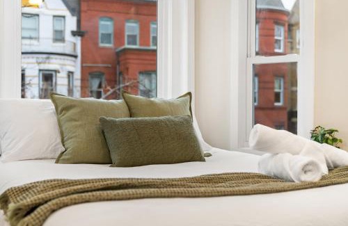 Le Droit Park Apartment | 3-Bedroom Home with Rooftop Deck & Washer & Dryer, Near Shaw
