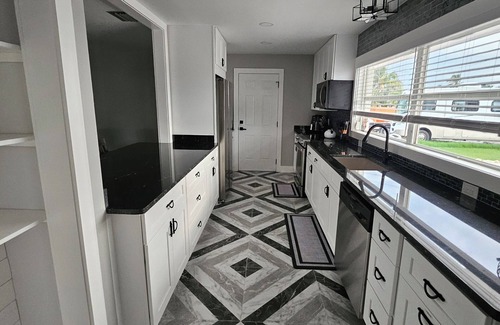 Mid Island House | 3-bedroom house in awesome Fort Myers Beach with AC