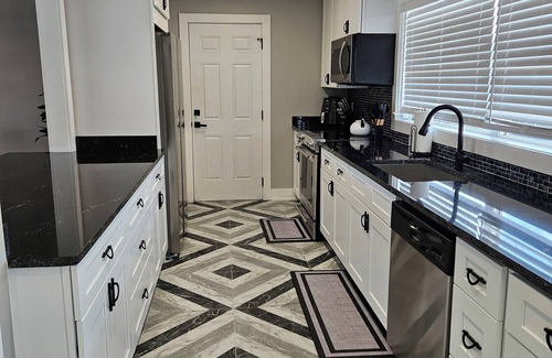 Mid Island House | 3-bedroom house in awesome Fort Myers Beach with AC