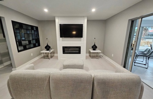Mid Island House | 3-bedroom house in awesome Fort Myers Beach with AC