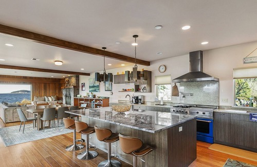 Poulsbo House | 3 bedroom house and 1 bedroom cabin on the beach 180 deg. Mountain views