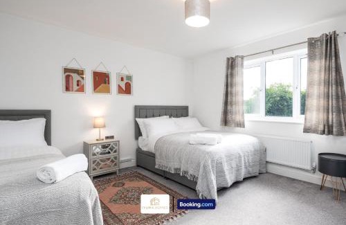 Ashford House | 3 Bedroom House By The Yuma Homes Short Lets & Serviced Accommodation In Kent With Wifi & Parking