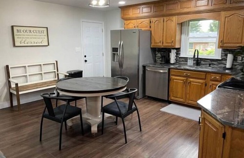 Elizabethtown House | 3-bedroom house in charming Elizabethtown with AC, WiFi, quiet and convenient.