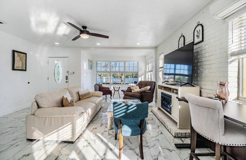 Coquina Key House | 3-bedroom house in lovely St. Petersburg w/Lake Access and FREE KAYAKS
