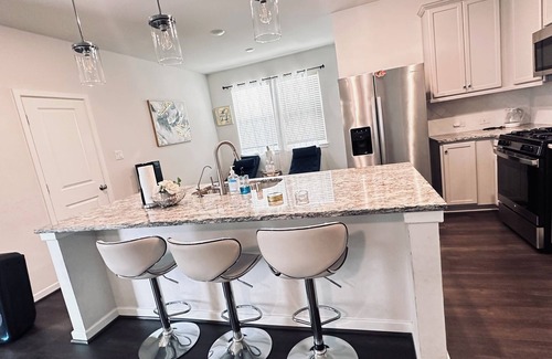 Clodine House | 3-bedroom house in beautiful Richmond with AC, WiFi