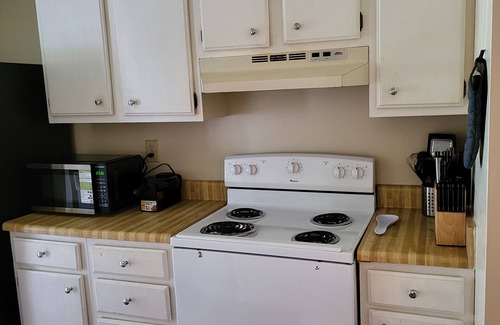 Snellville House | 3-bedroom house in charming Snellville with AC