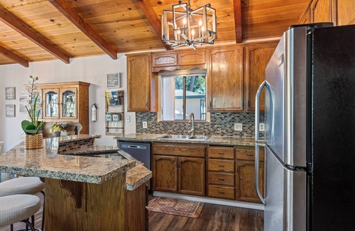 Groveland House | 3-bedroom house in charming Groveland with WiFi, climate control, fitness room