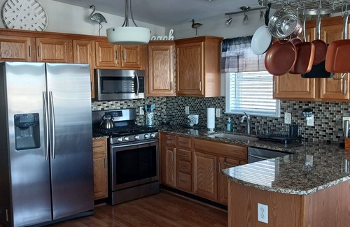 Tuckerton Beach House | 3-bedroom house in charming Tuckerton with AC, WiFi.